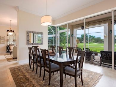 Posh Location in Upscale Naples
